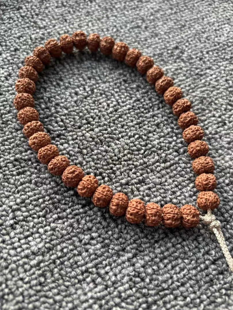 原生态小金刚菩提手串一条