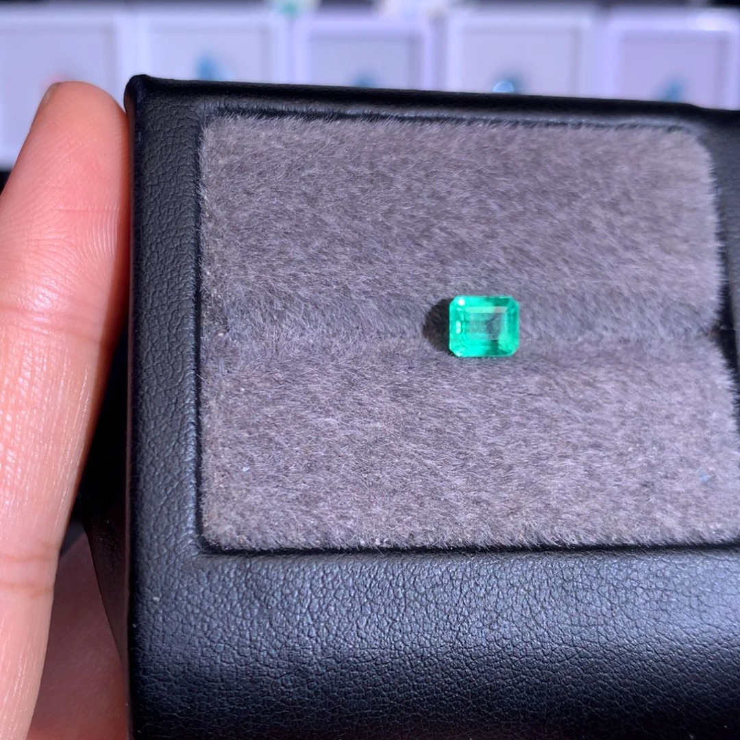 祖母绿裸石0.97ct