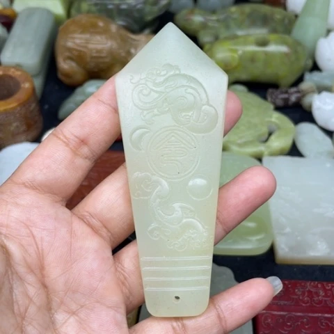 蛇纹石玉未镶嵌颈饰15