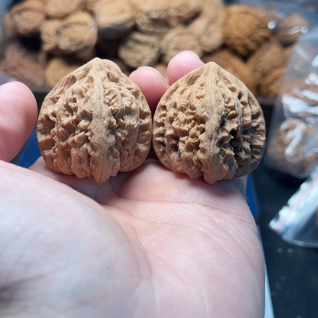 老***儿1文玩核桃燕山火焰马蹄38-17