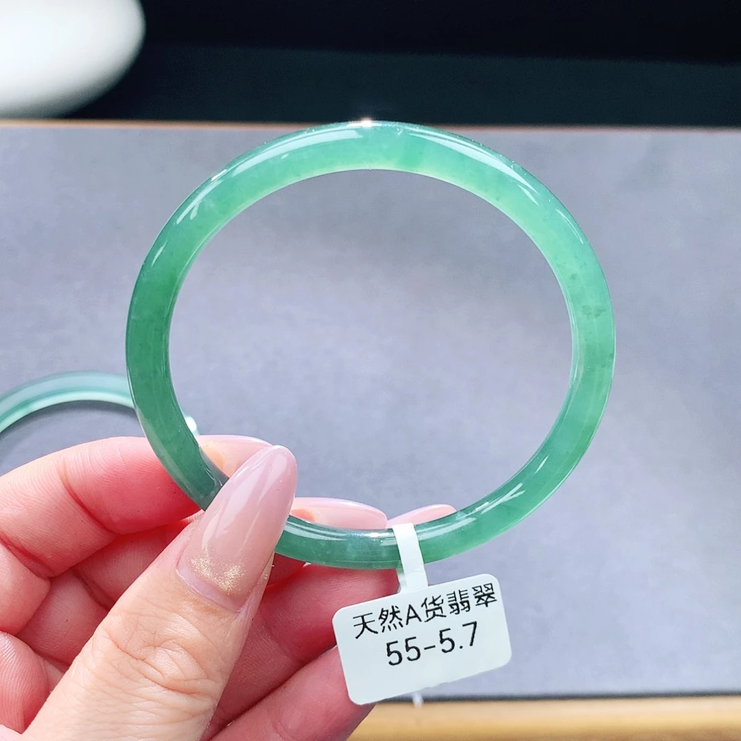 未镶嵌手镯（圆镯）翡翠