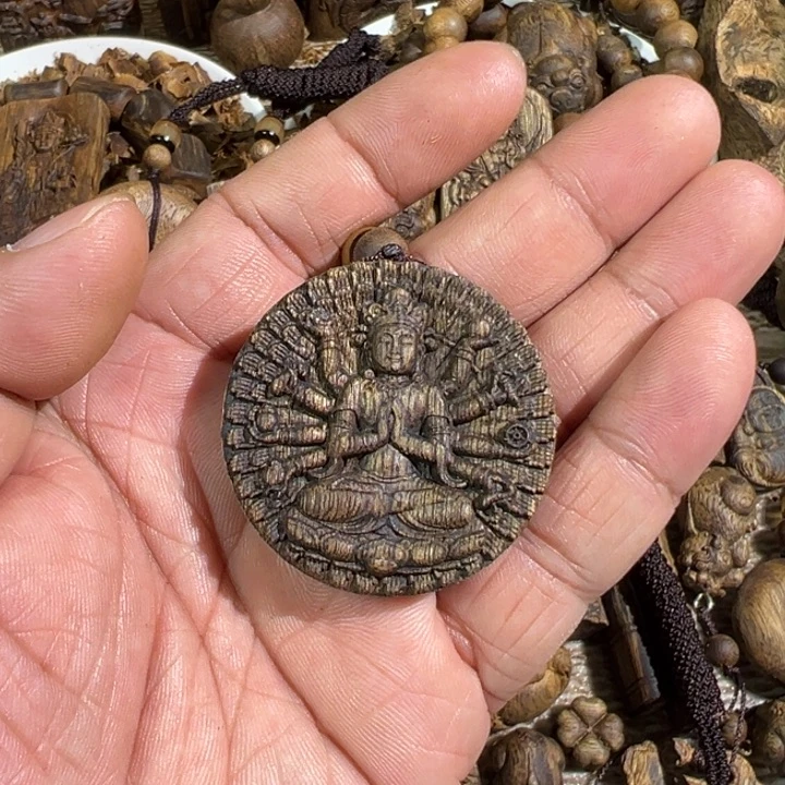 沉香沉香碎屑绿棋楠沉香雕刻牌6.6克