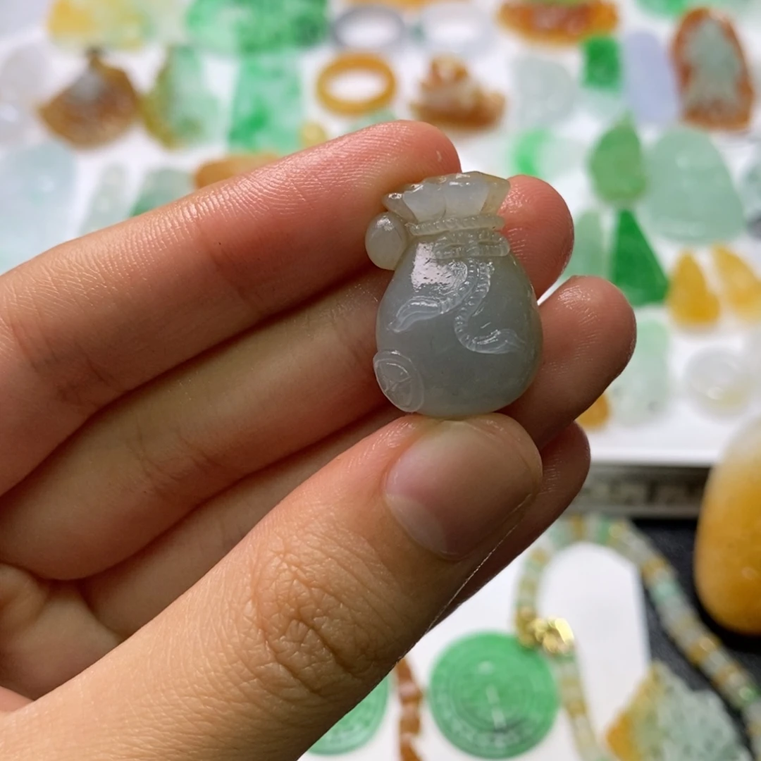 定制翡翠未镶嵌吊坠