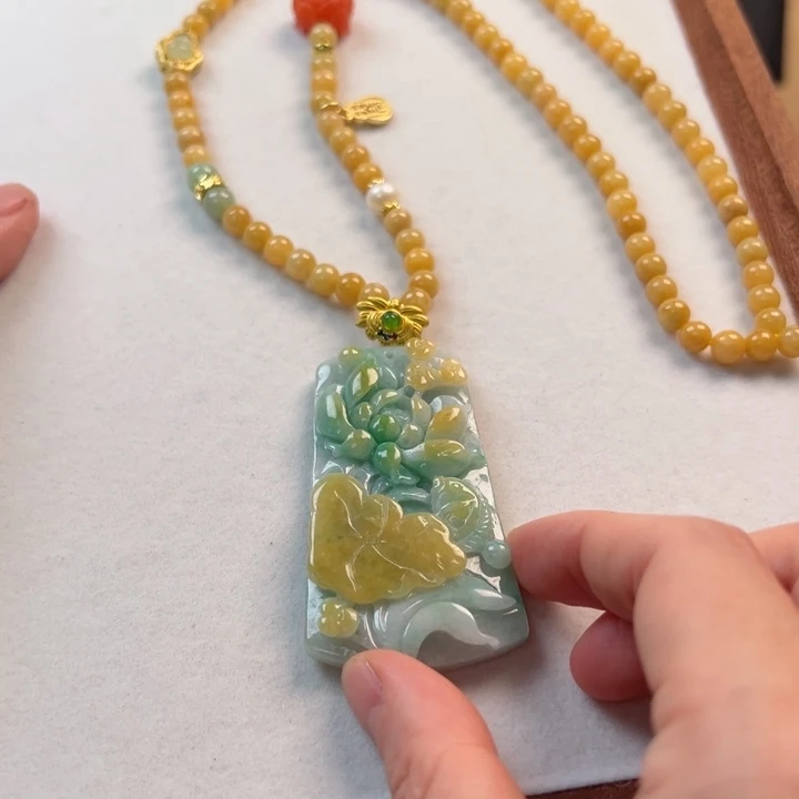 翡翠未镶嵌颈饰吊坠