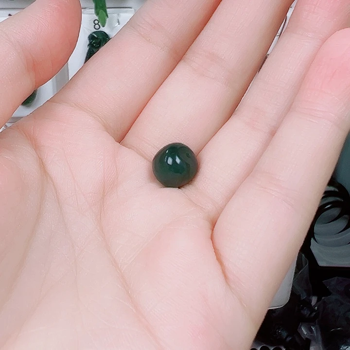 蛇纹石玉颈饰合金王*良