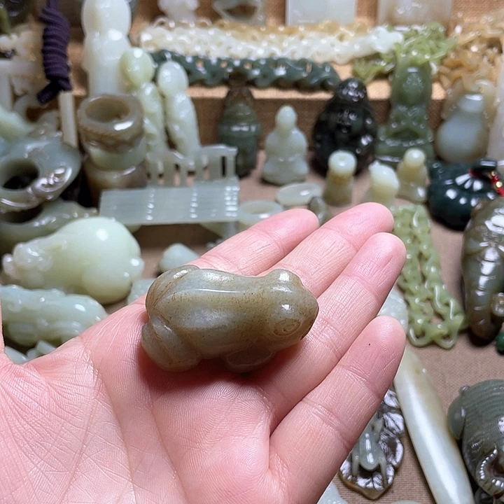 和田玉颈饰未镶嵌骑****行