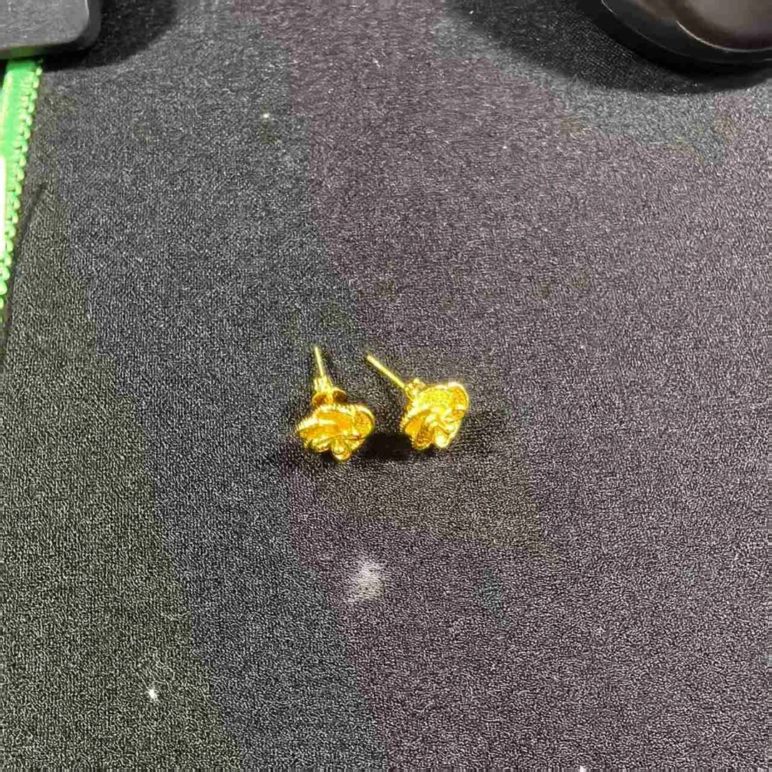 S1026高定款花花耳钉经典时尚百搭