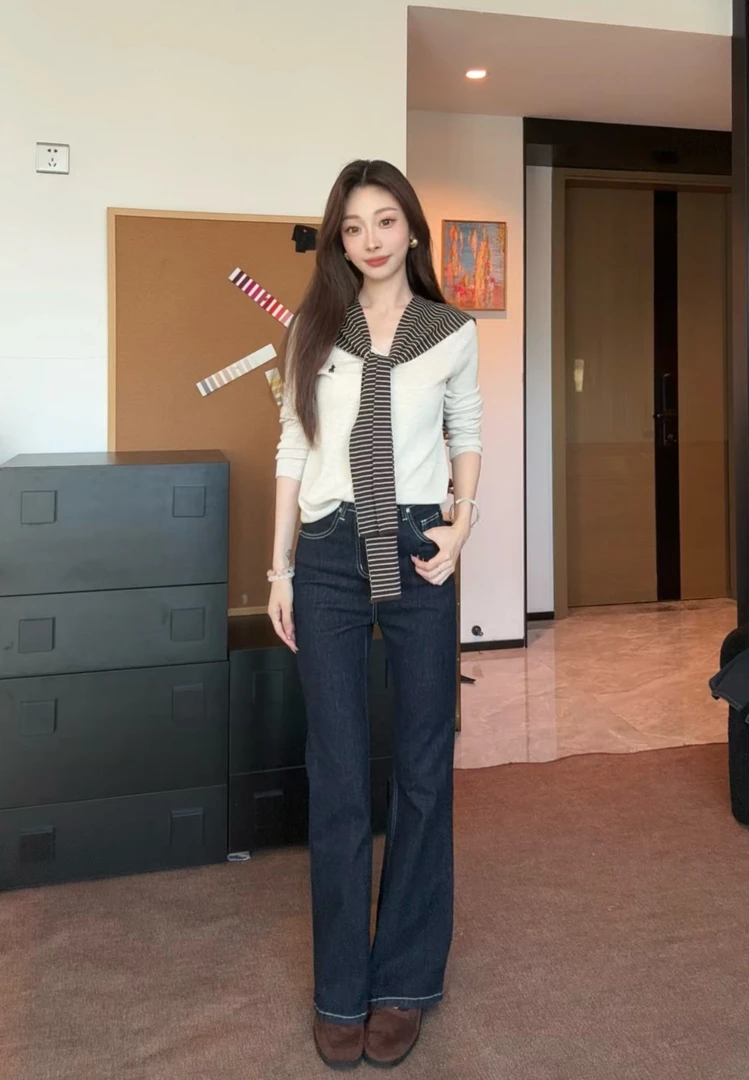 2025秋冬新款高腰显瘦大码阔腿显瘦时尚牛仔微喇裤【不掉色】