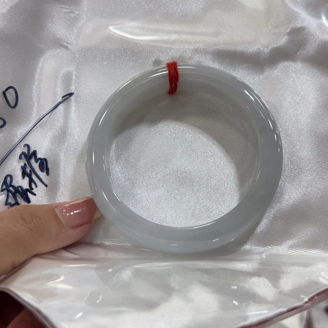 翡翠手镯未镶嵌我***学手镯