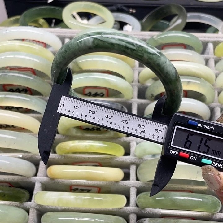 蛇纹石玉未镶嵌手镯466