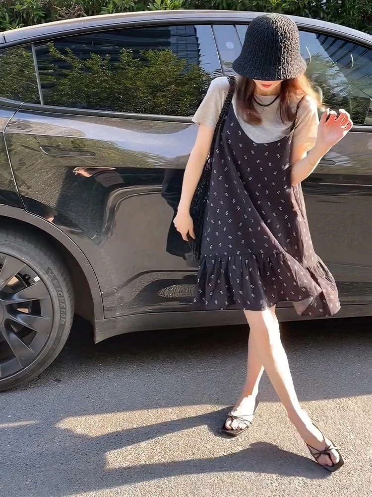 2025夏季新款减龄时尚圆领灰色气质T恤短袖碎花吊带连衣裙两件套