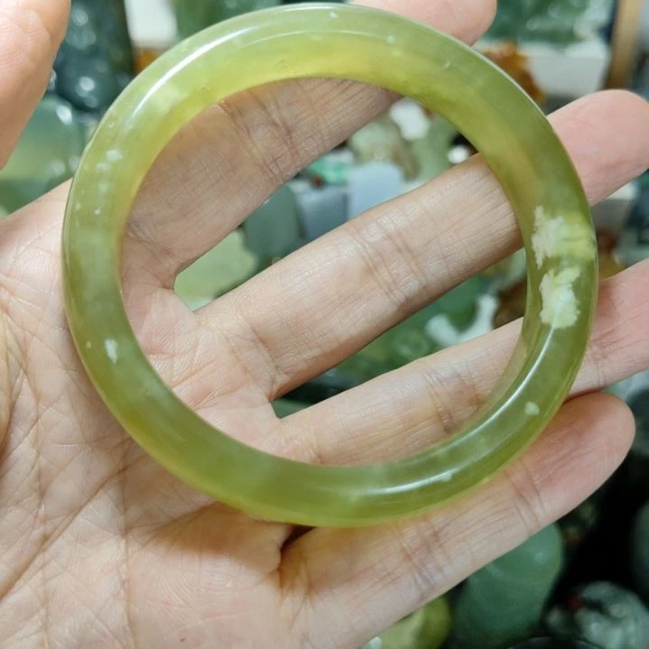 岫玉未镶嵌58口径手镯