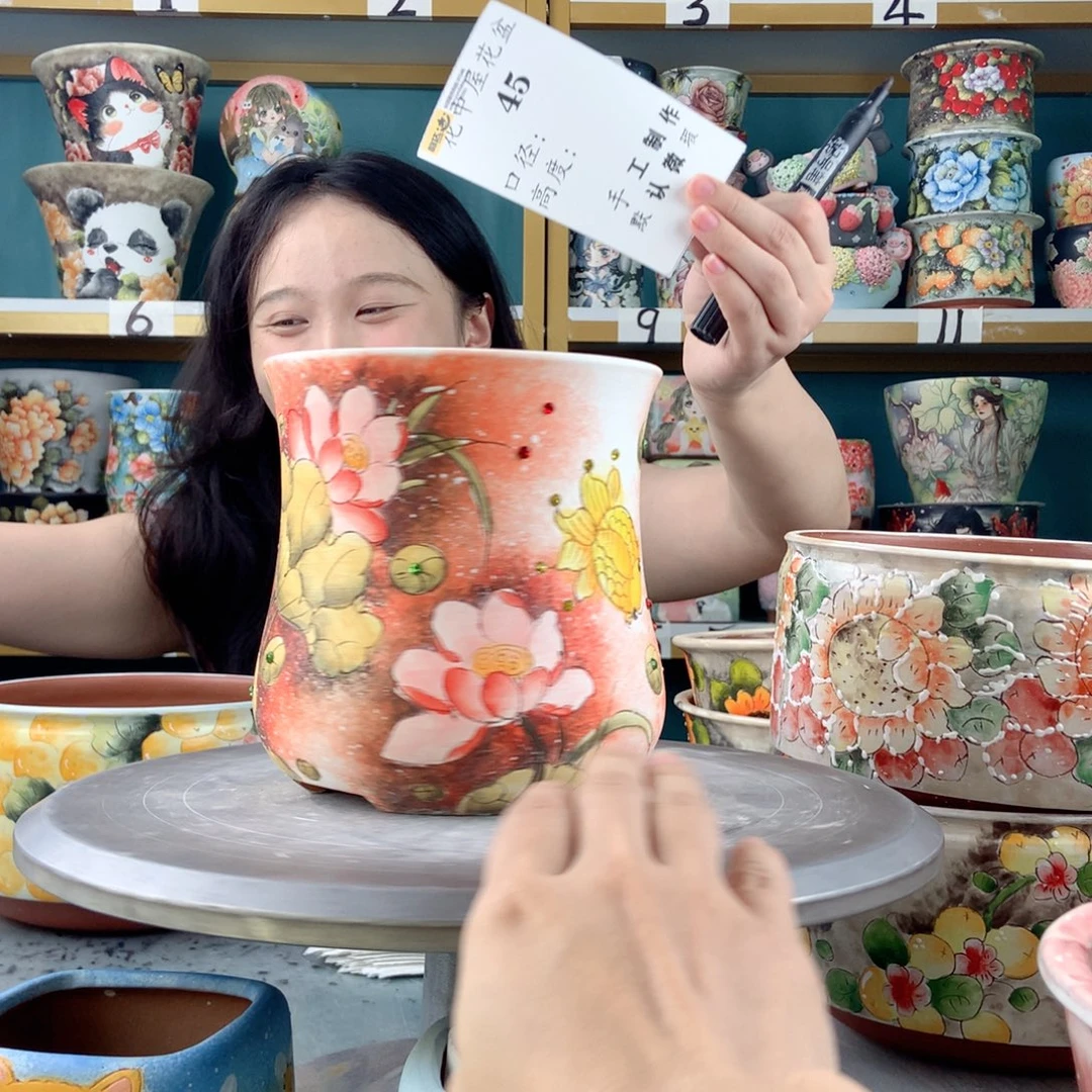 艳****景德镇手工花盆45