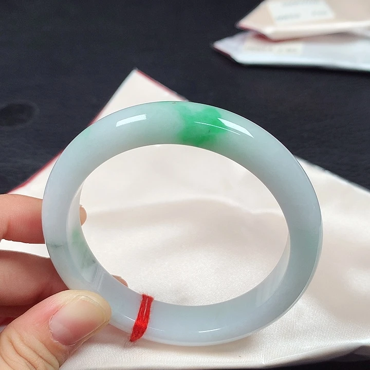 未镶嵌手镯翡翠58圈