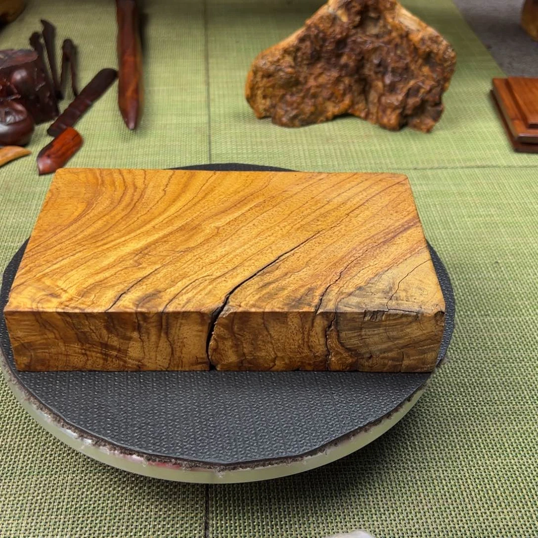 大果紫檀（缅甸花梨）凛*