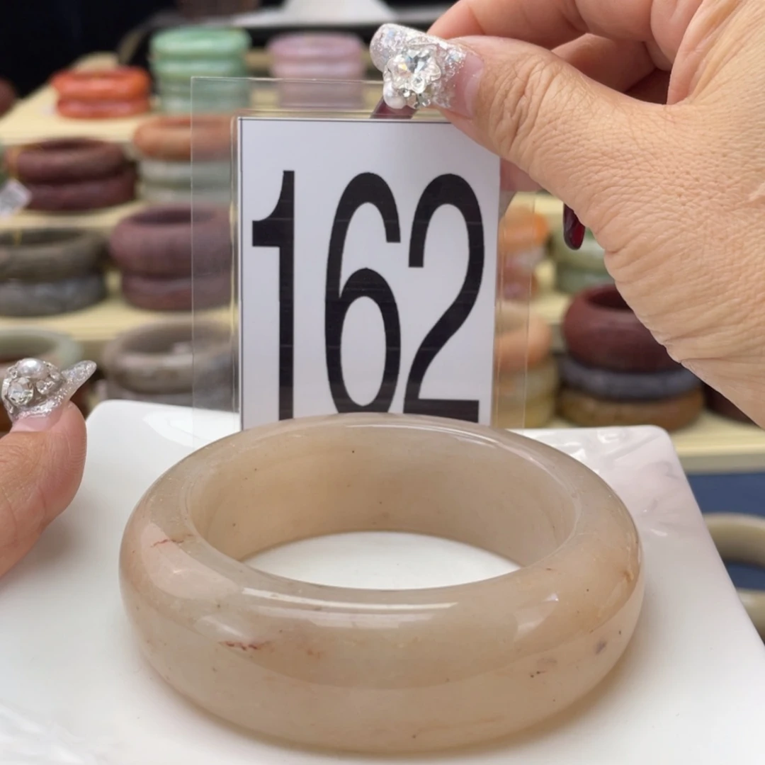 【闪购商品】石英质玉手镯未镶嵌