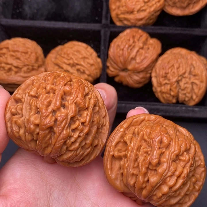 38碧玺（处理）文玩