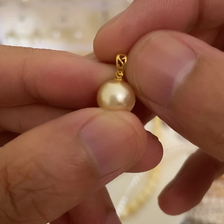 淡水珍珠18K金镶嵌颈饰
