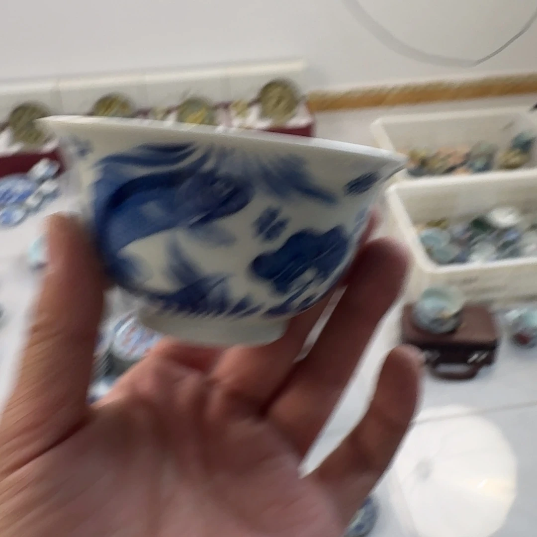 陶摆件青花鱼藻纹大压手