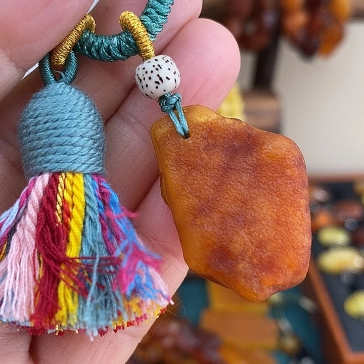 琥珀未镶嵌颈饰钥匙扣