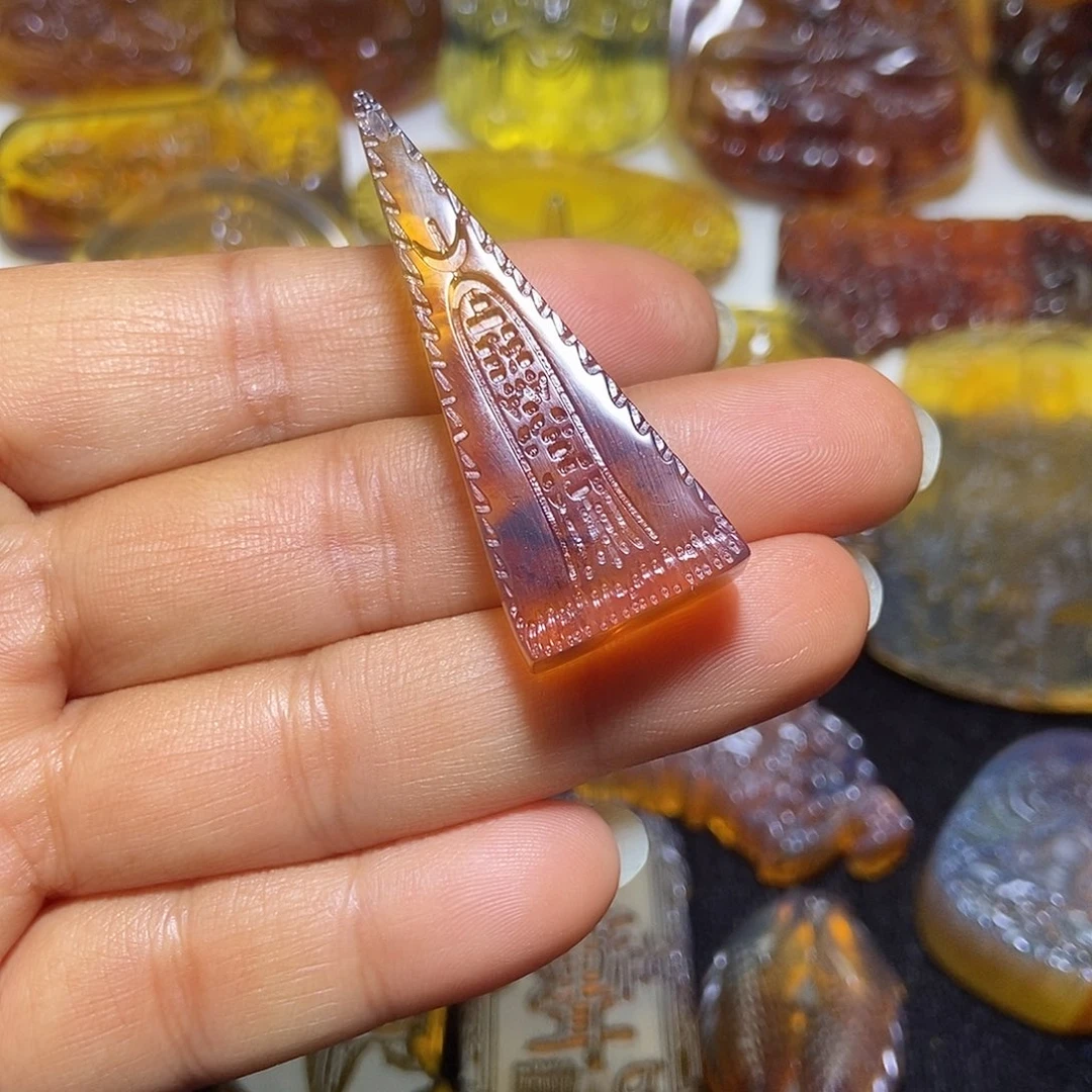 琥珀未镶嵌颈饰太岁符-25