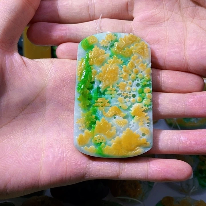未镶嵌定制翡翠小**事翡翠