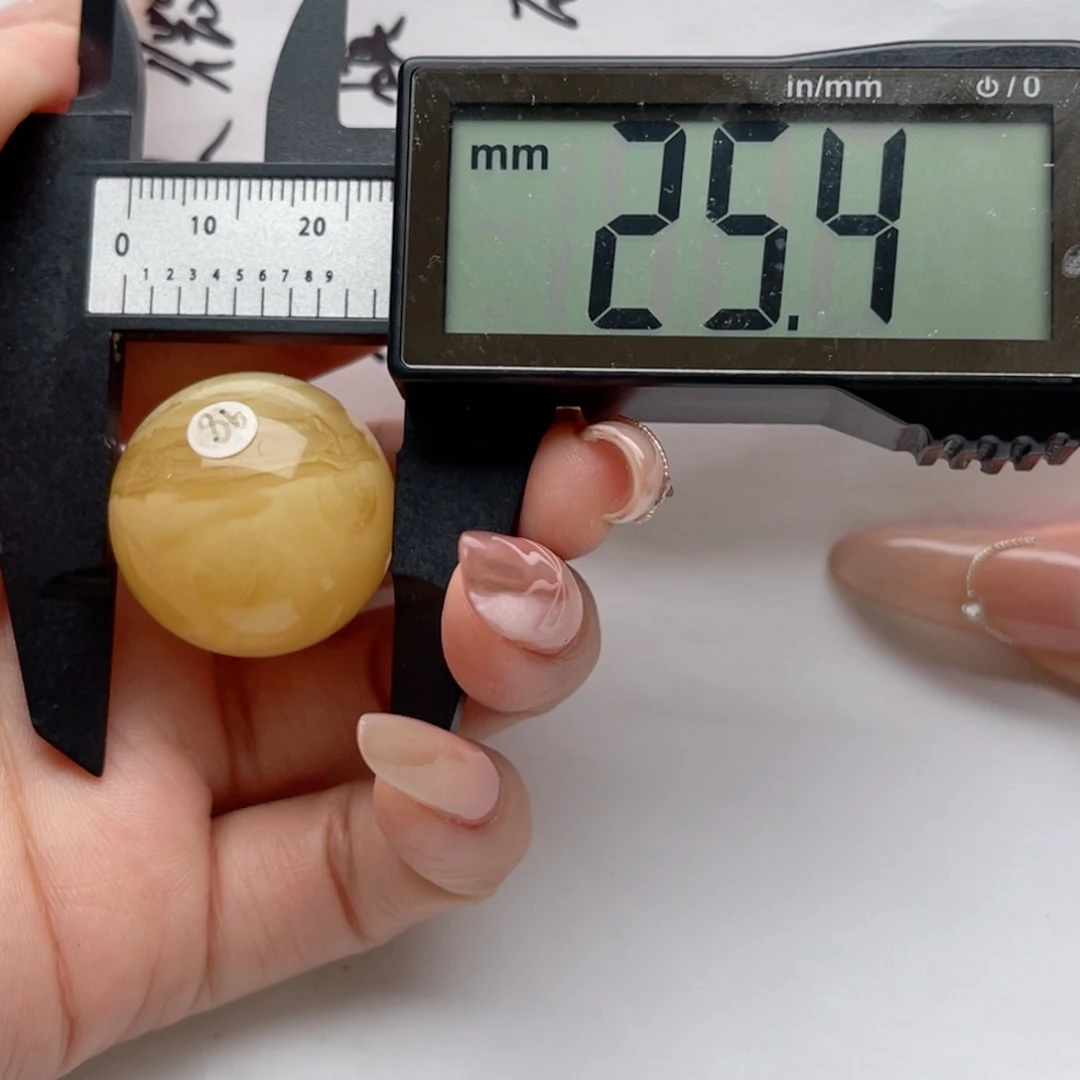 蜜蜡裸石未镶嵌蝴*君蜜蜡圆珠 思思