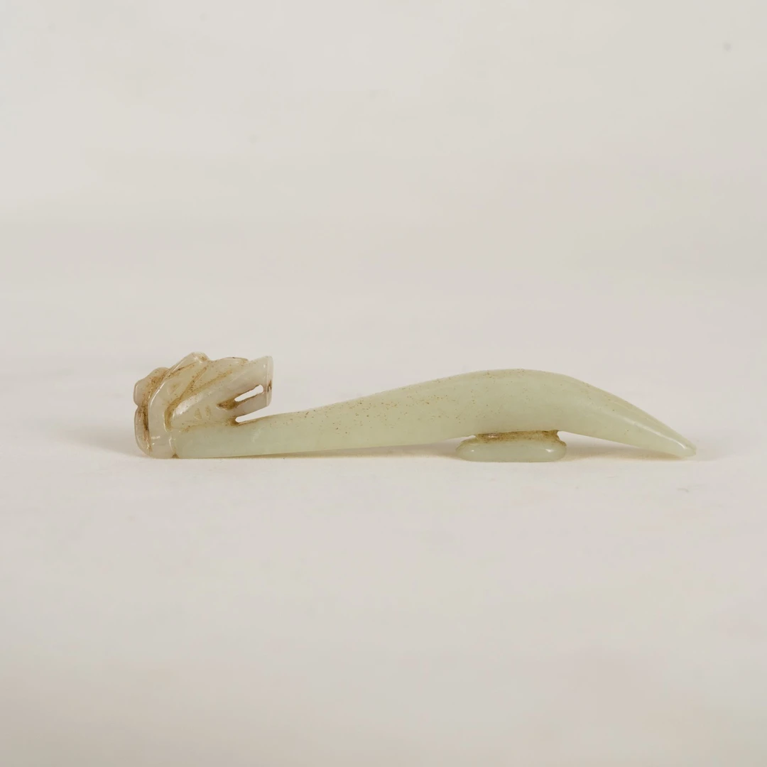 Lot  5   清  龙首带钩(11.20瓷杂拍卖 )