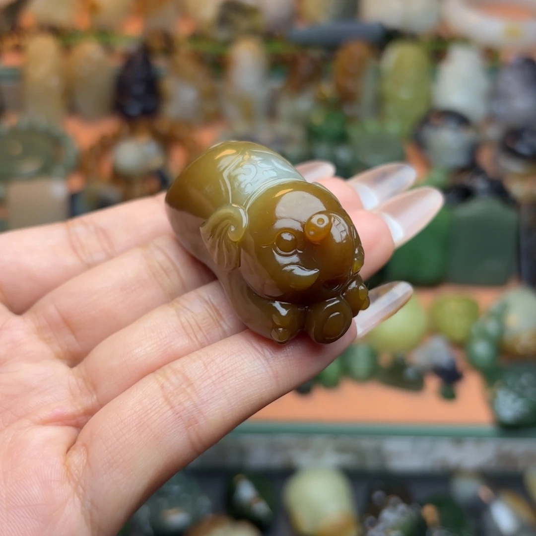 D***y和田玉未镶嵌颈饰