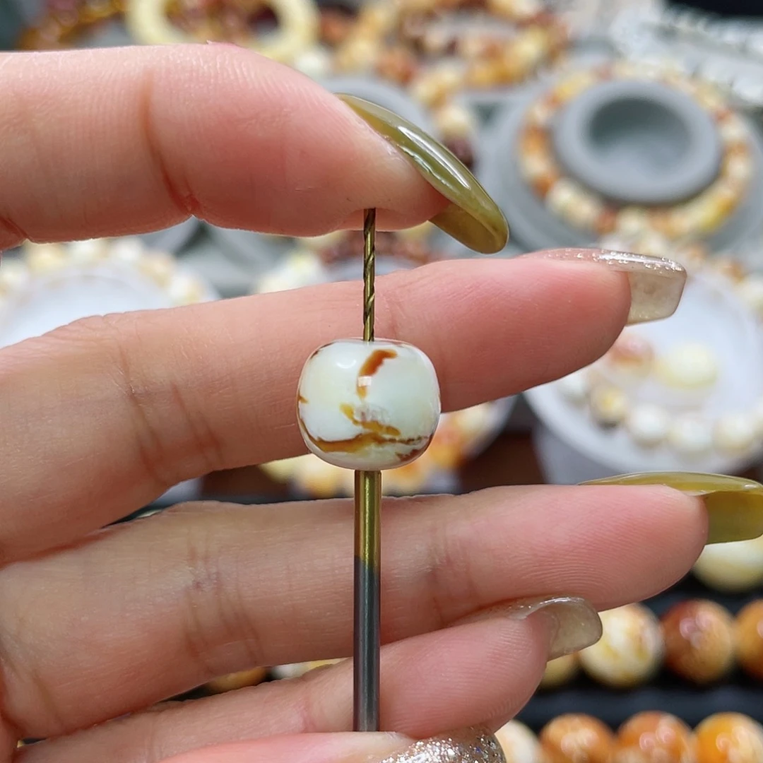 琥珀裸石未镶嵌蜜蜡