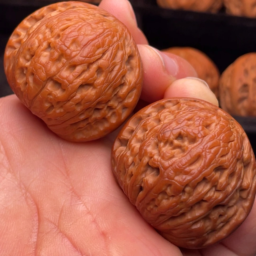 文玩核桃把件秦岭野生核桃