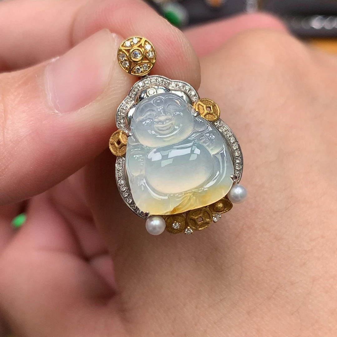 翡翠18K金镶嵌颈饰