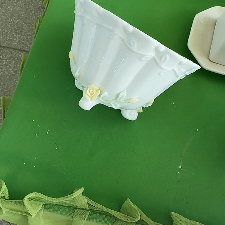 拍一发二微瑕捏花米饭碗