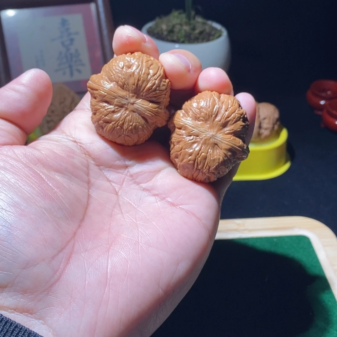 文玩核桃吊坠有修元宝