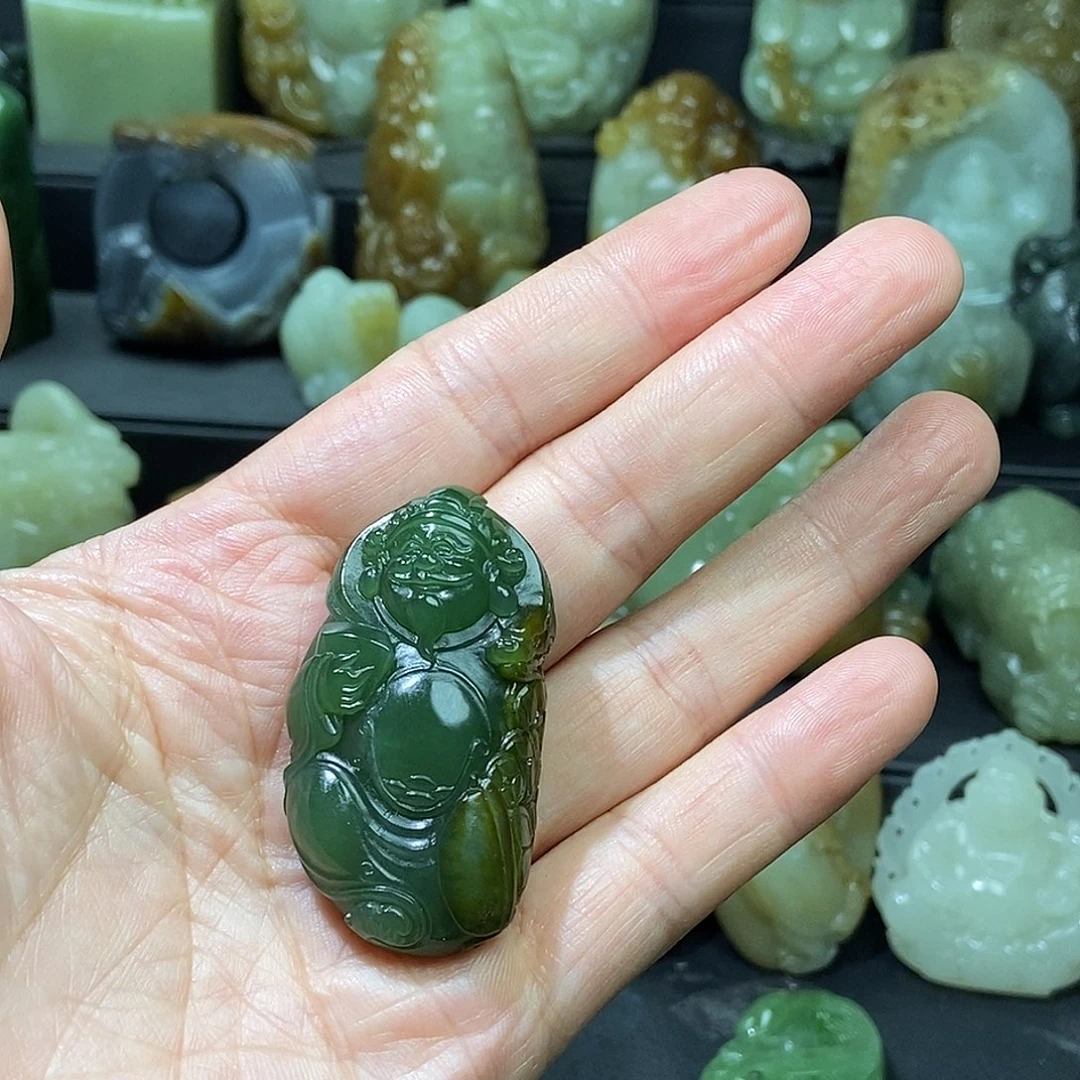 和田玉未镶嵌颈饰没****？