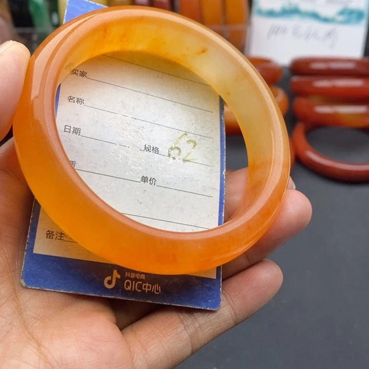 未镶嵌手镯石英质玉