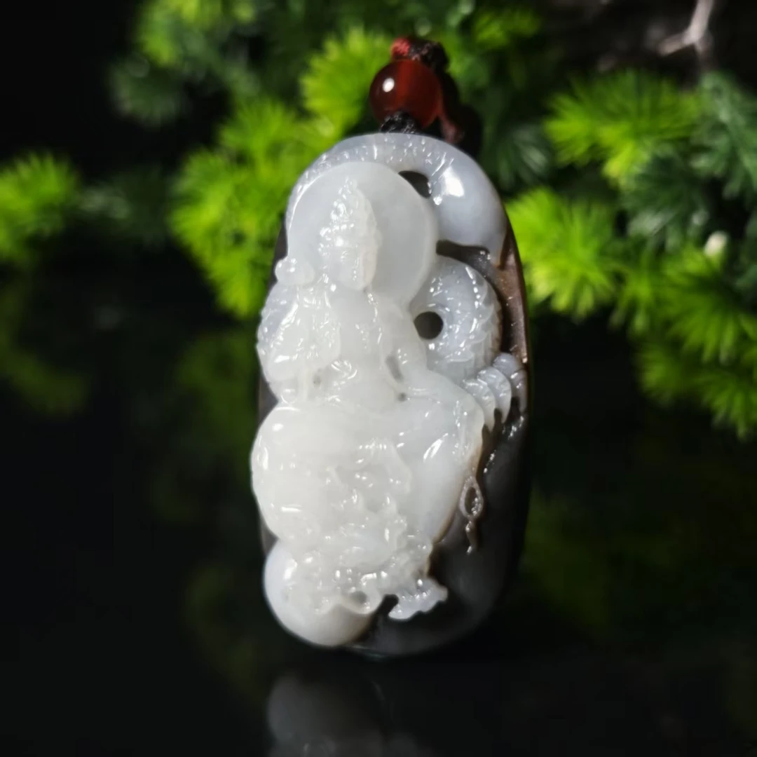 lot6825 御龙观音 和田玉俄黑皮 55.4*31*16.2mm 49.7g