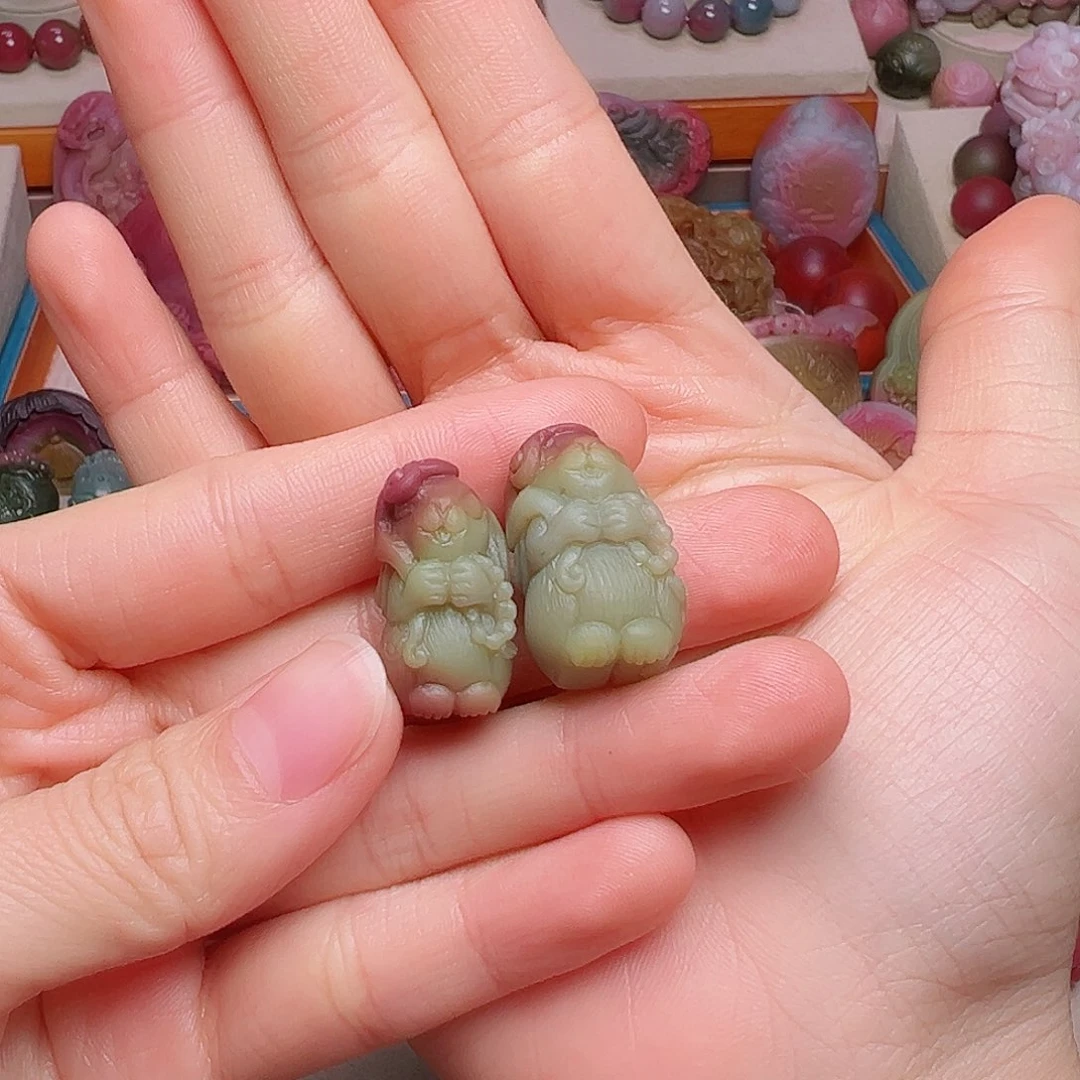 未镶嵌定制石英质玉（盐源）r**y