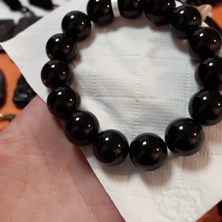 翡翠颈饰未镶嵌鸿****说