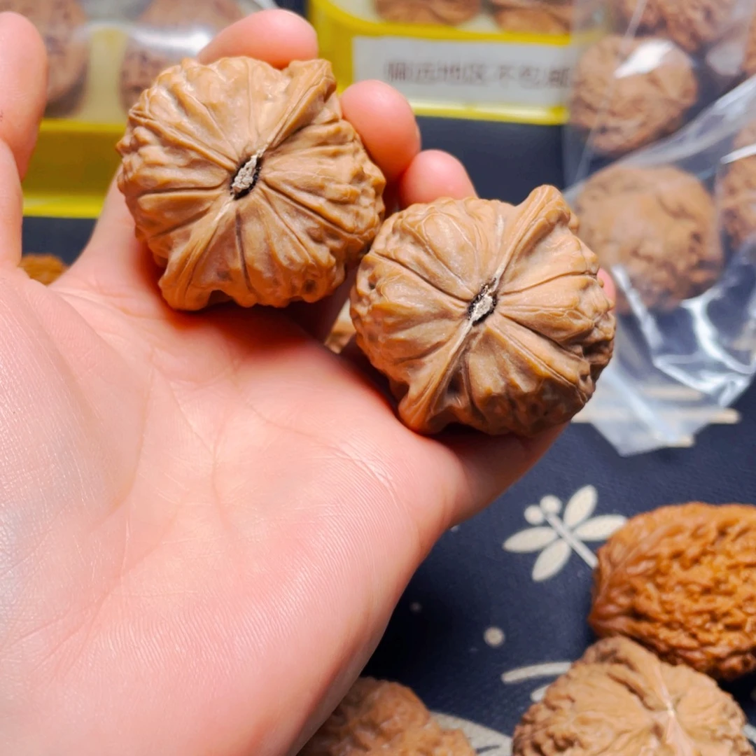 吊坠文玩核桃圳****阀敦煌一对
