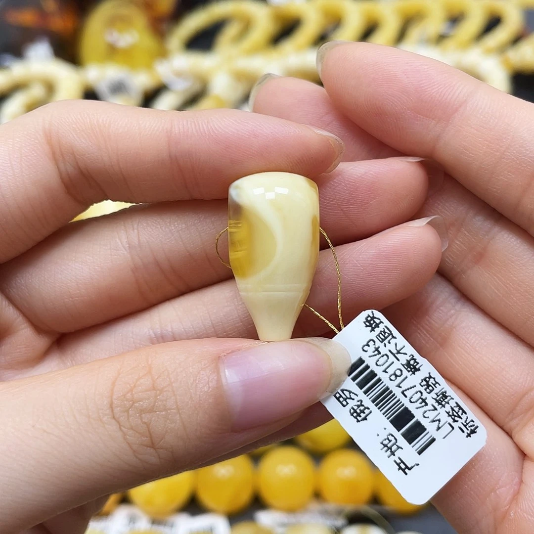 未镶嵌蜜蜡裸石德**过三通13✖️13✖️24mm瑕