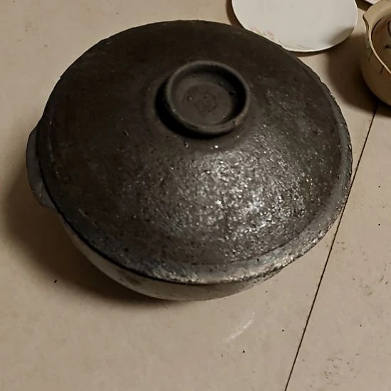 摆件盘子碗茶壶啥都有
