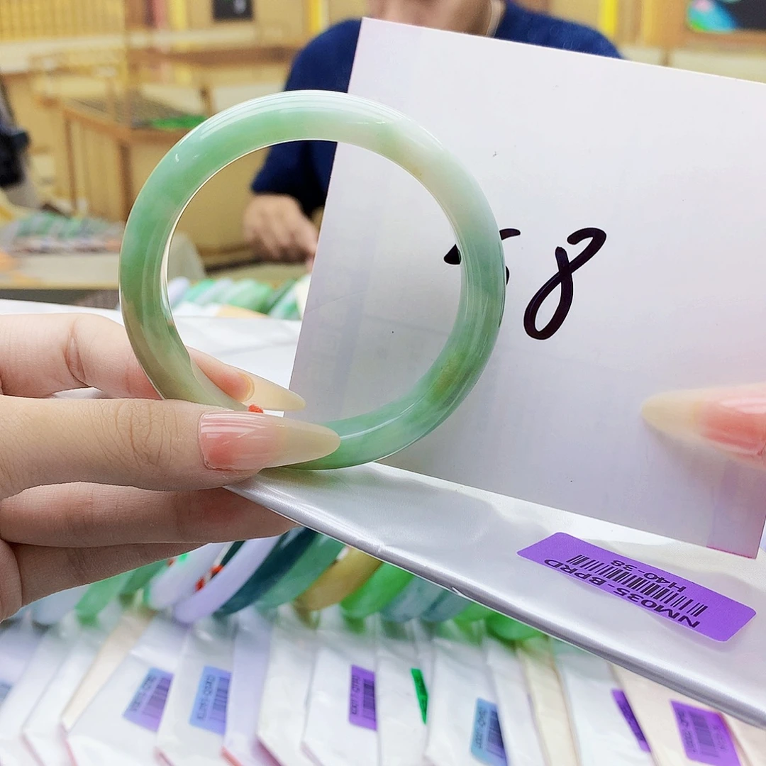 翡翠未镶嵌手镯hjn