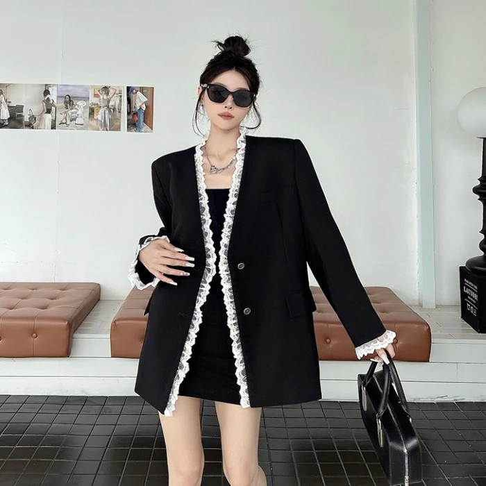 千金贵气减龄时尚花边拼接西装外套女设计感宽松休闲垫肩西服上衣