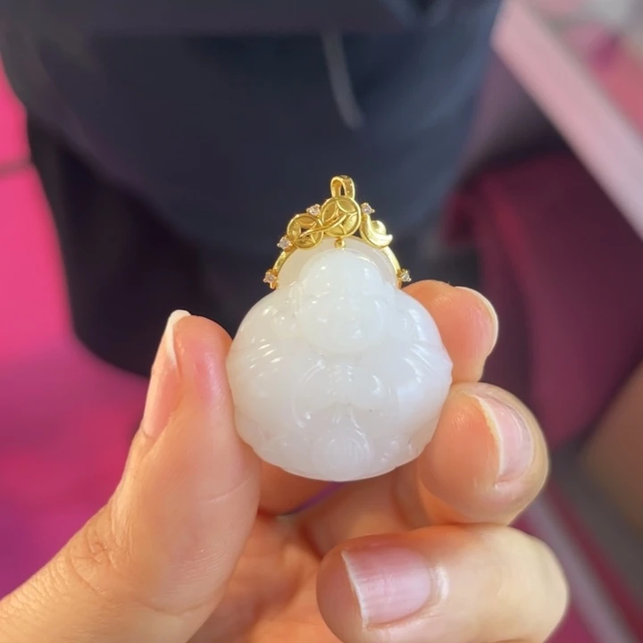 和田玉18K金镶嵌颈饰