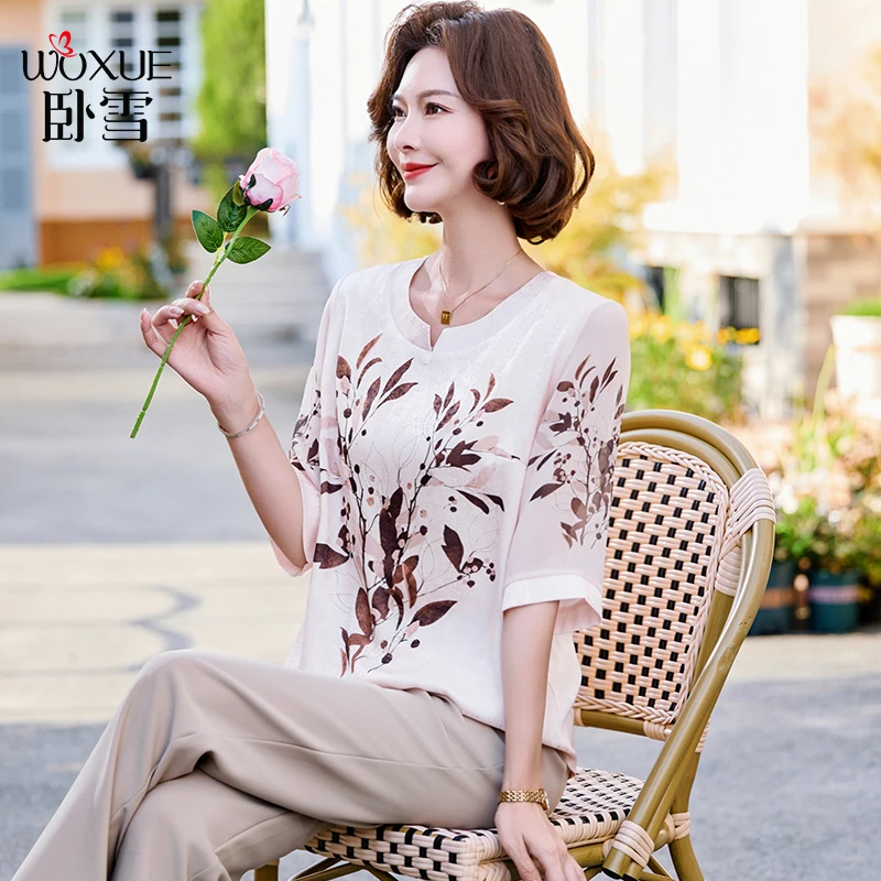 妈妈装夏季洋气雪纺短袖T恤2025新款中老年人女小衫减龄上衣套装