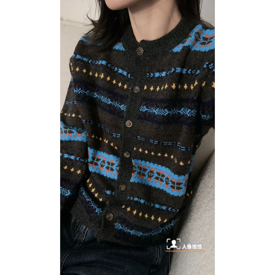 圆领纽扣开衫毛针织常规款提花冬季厚款小香风上衣拼色蓝色