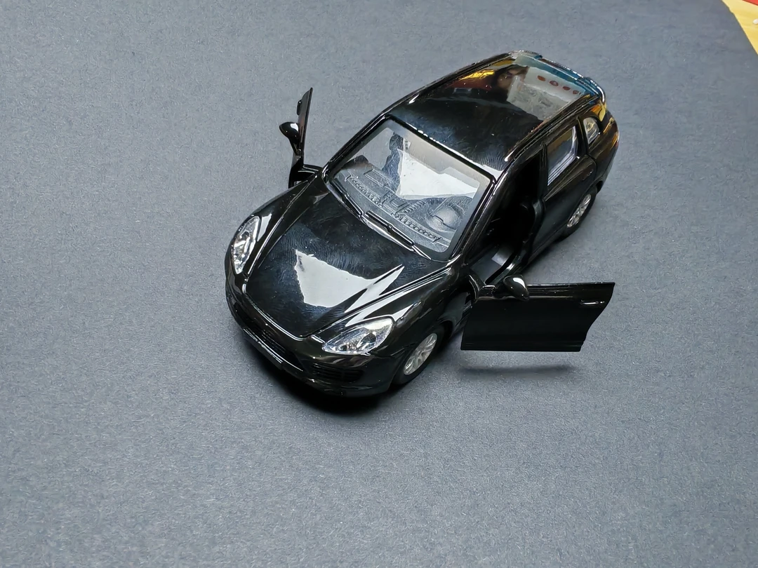 未拆封  卡宴金属车模摆件回力车