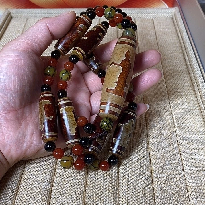 玛瑙/玉髓颈饰未镶嵌