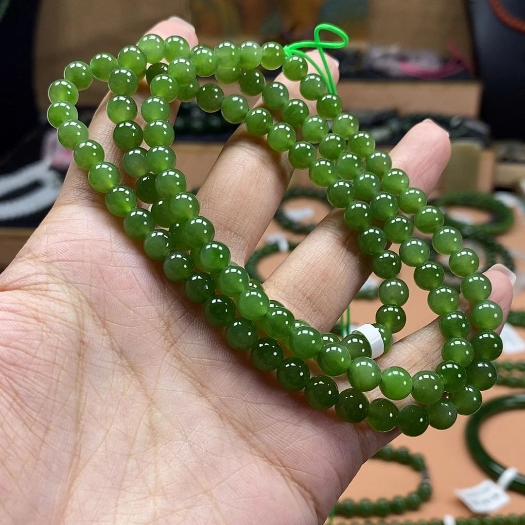 颈饰未镶嵌和田玉（碧玉）